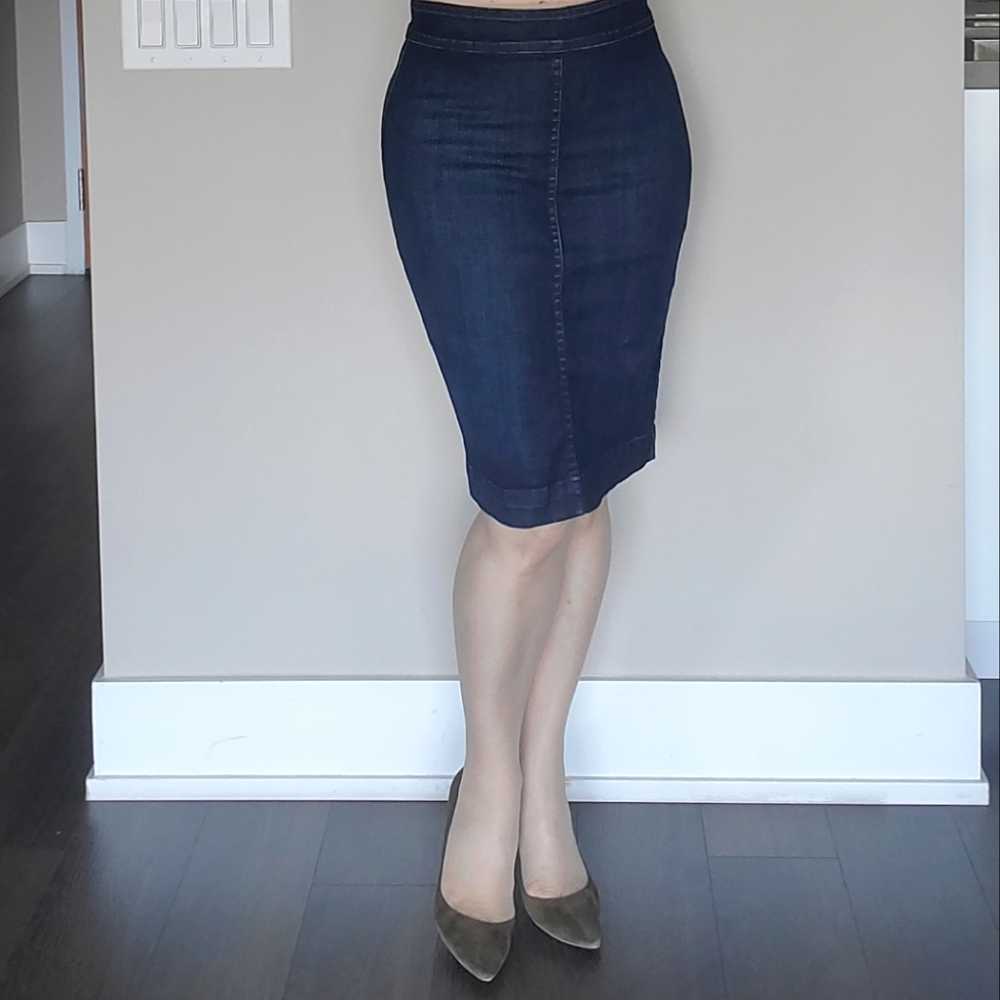 👑 HOST PICK 👑 Denim Stretch Pencil Skirt